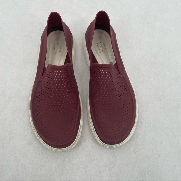CROCS Women’s Citibank Roka Slip-On Loafer Water shoe Maroon size: 10 - Picture 2 of 12